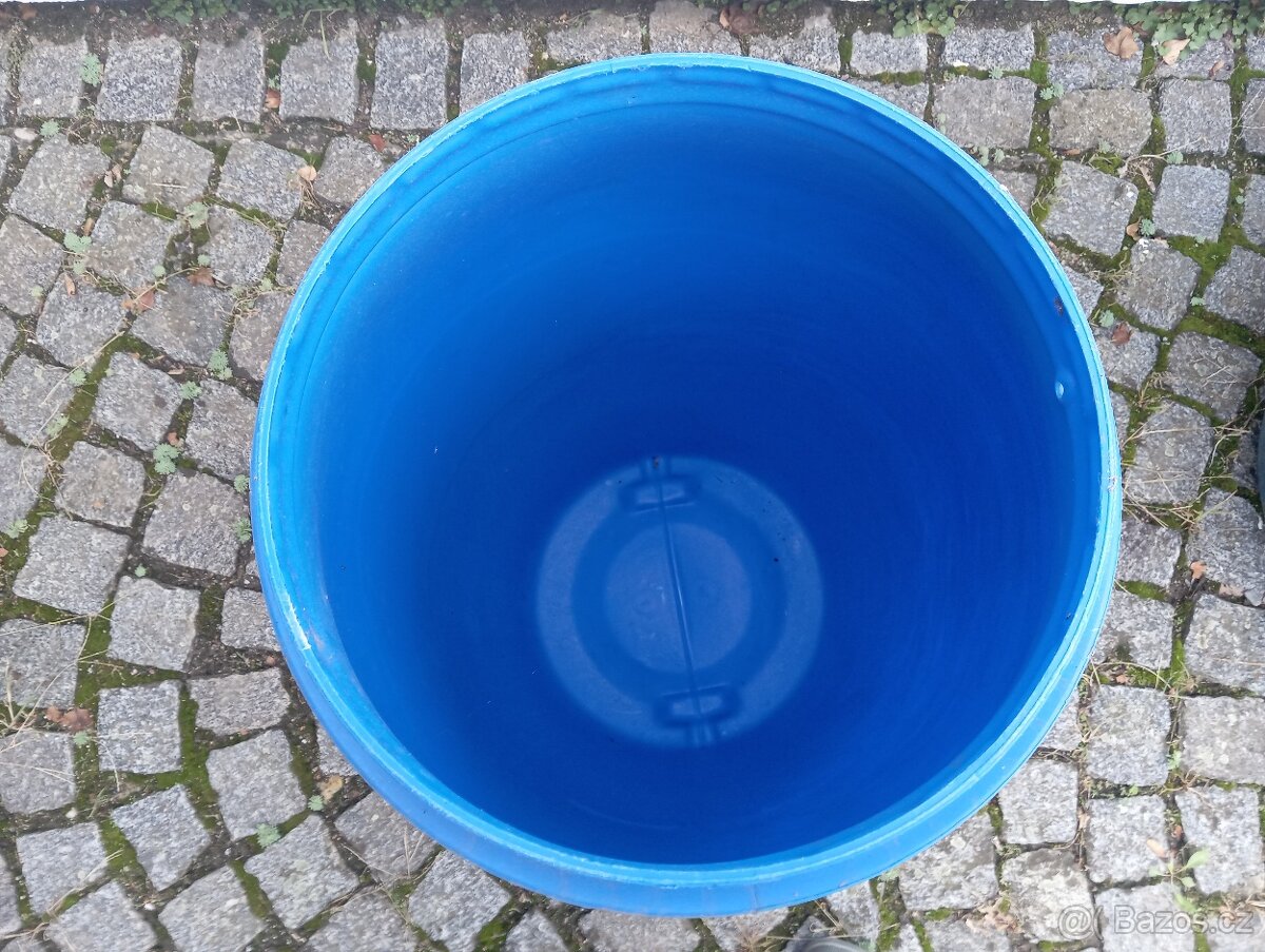 Prodám sud modrý 120 l s víkem - 2