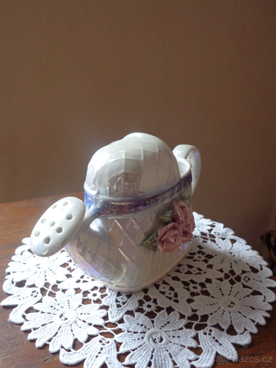 porcelánová konvička - 2