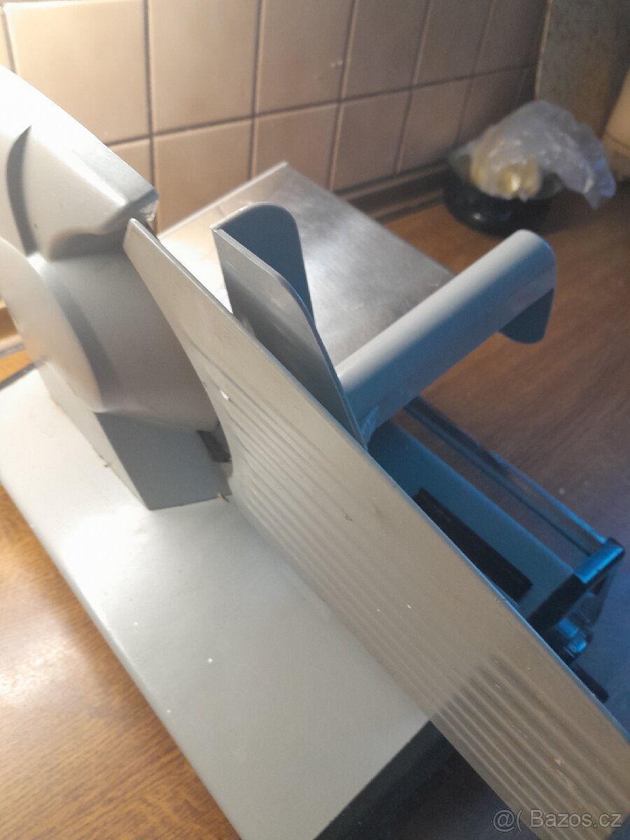 Elektrický kráječ Praktik - 2