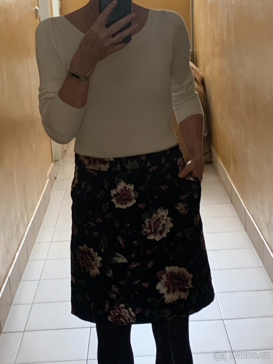 tm. modrá sukně zn. More&More - vel. S - nová - 2