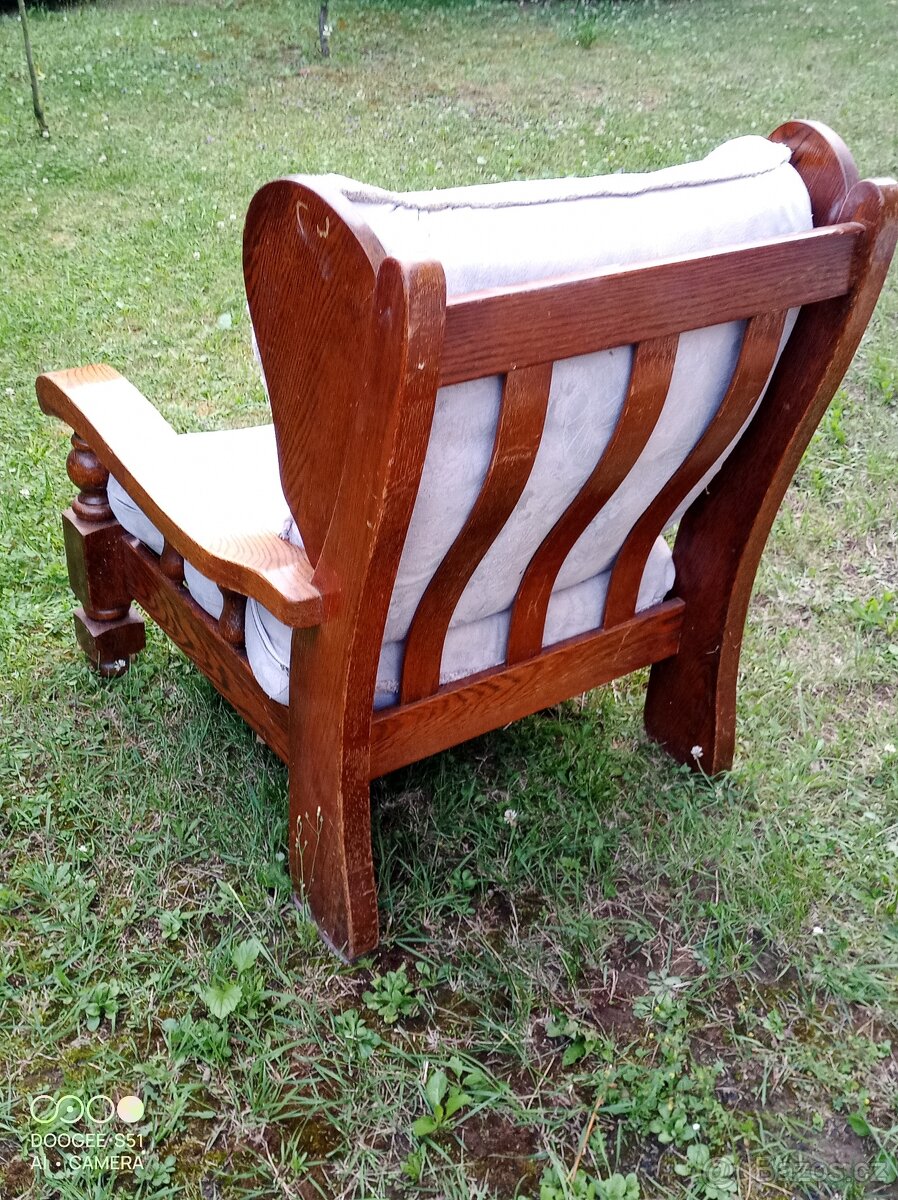 Starožitné křeslo - 2