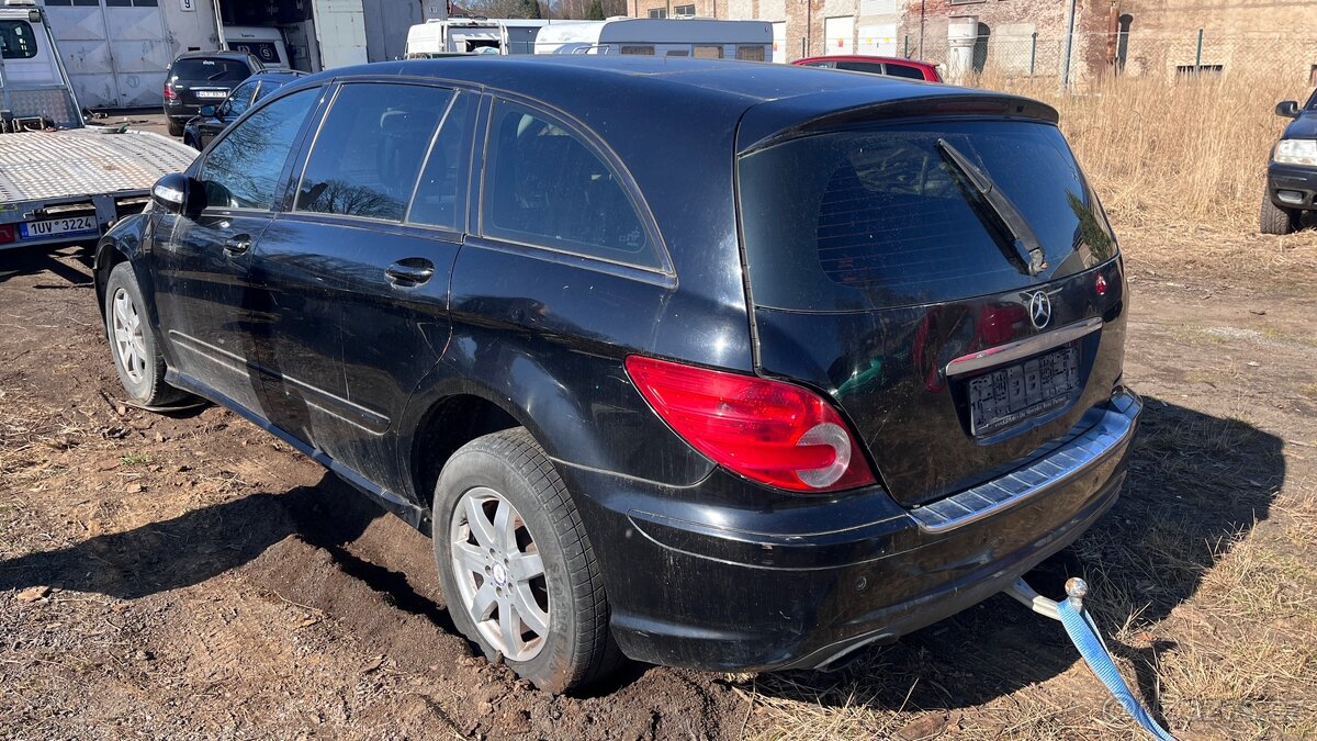 Mercedes W251 díly - 2