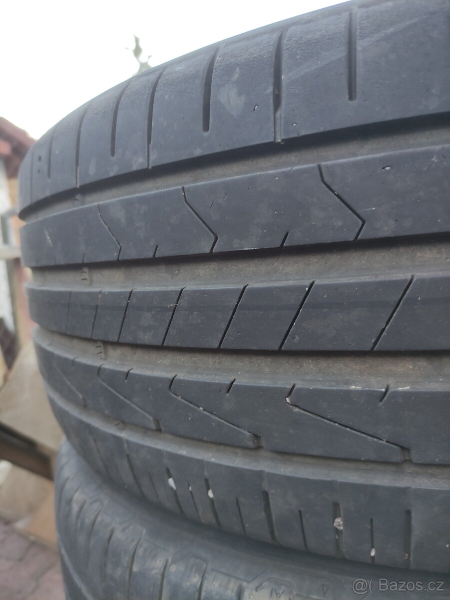 Letni pneu Hankook 235/55 R18. - 2