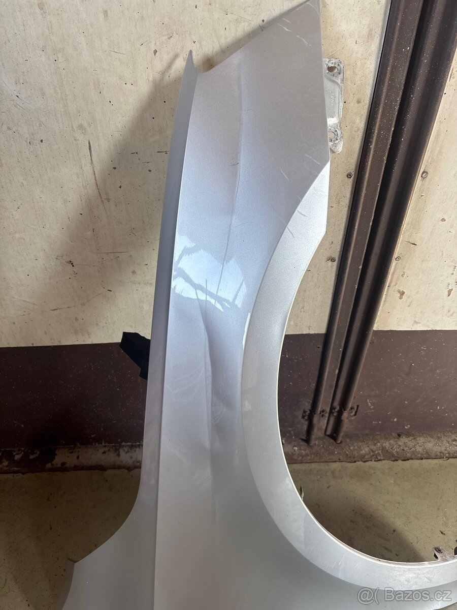Škoda octavia 3 facelift pravý přední blatník - 2