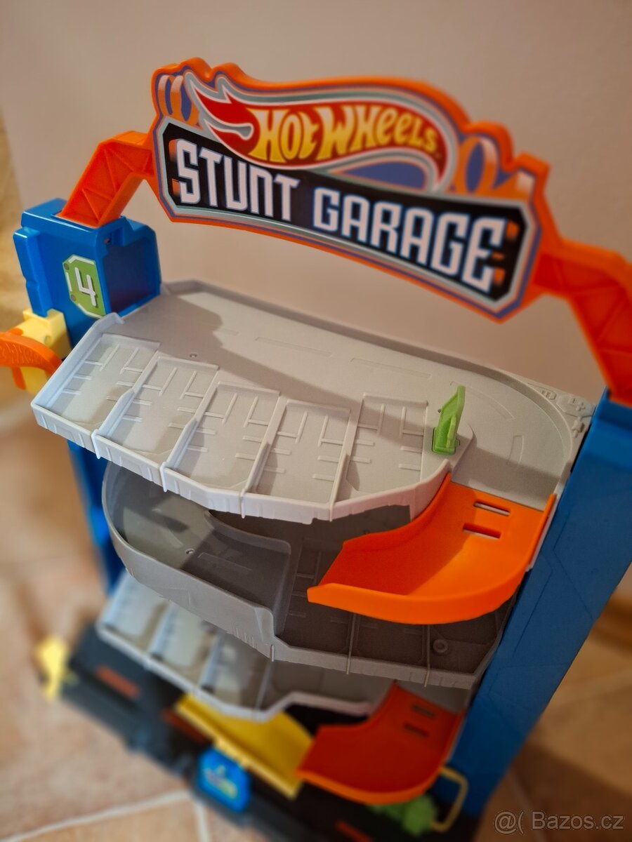 Hot wheels garáž - 2