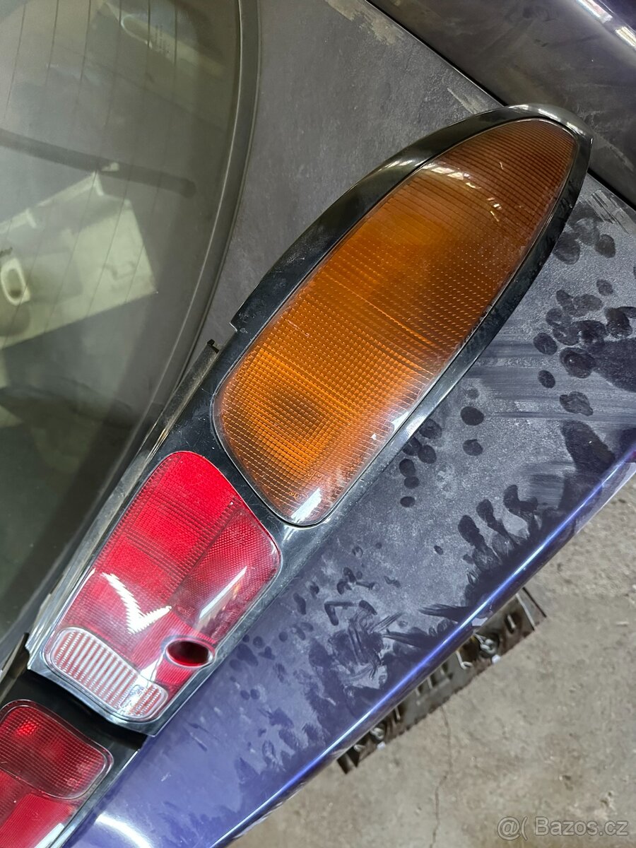 Ford Probe - zadní světla - 2
