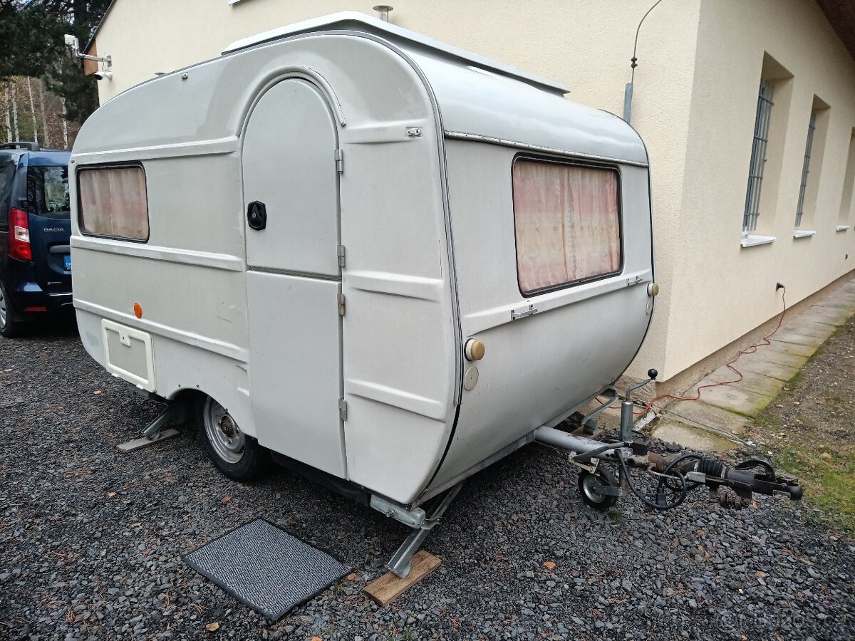 Obytný přívěs QEK Junior + před stan - 2