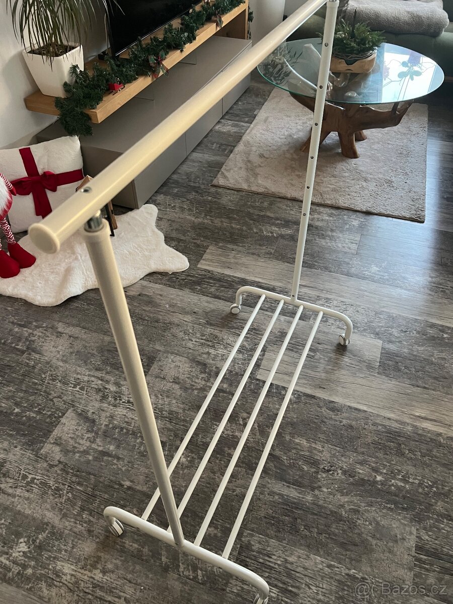 Šatní stojan ikea Rigga - 2