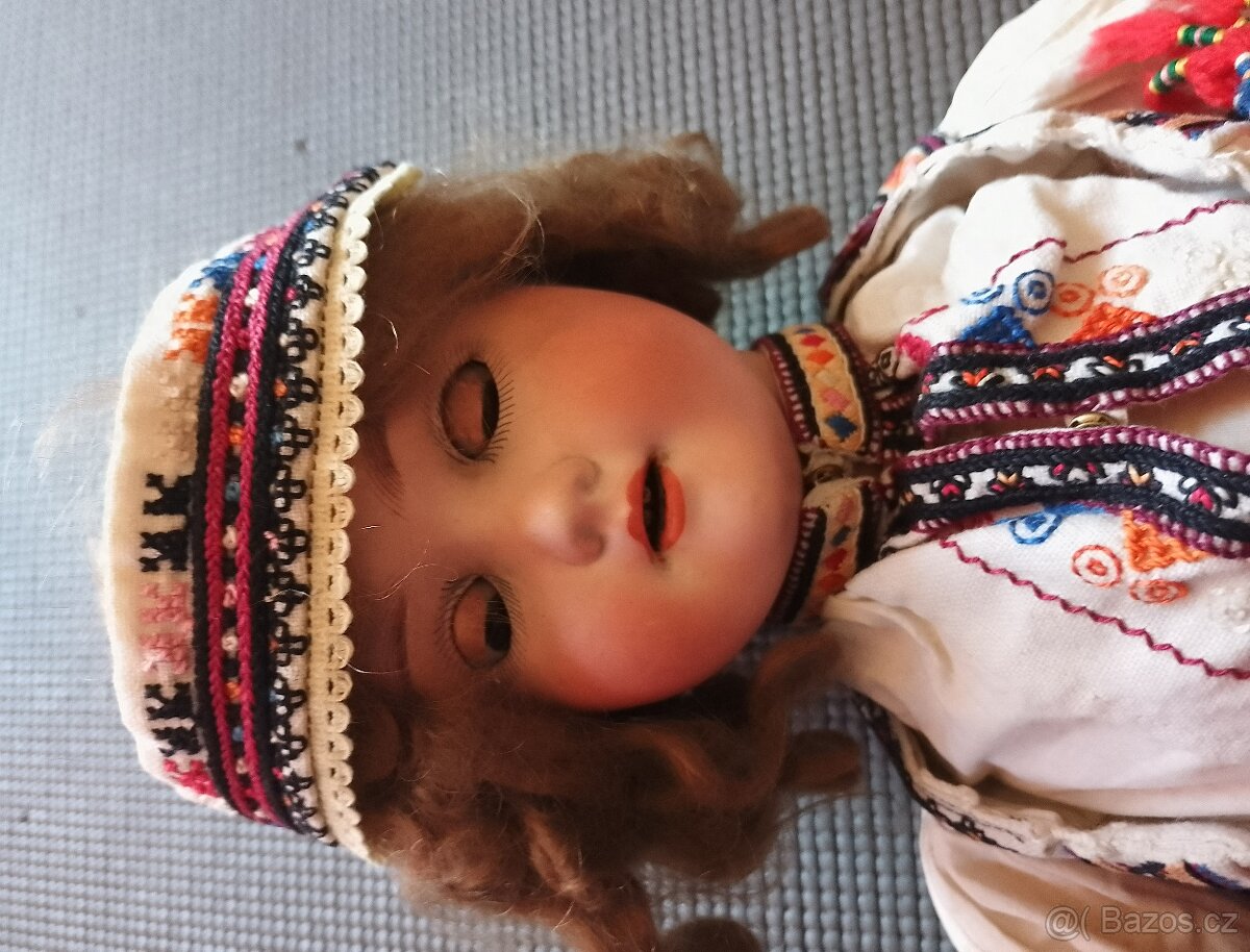 Prodam mrkaci porcelanovou panenku z roku 1909 - 2