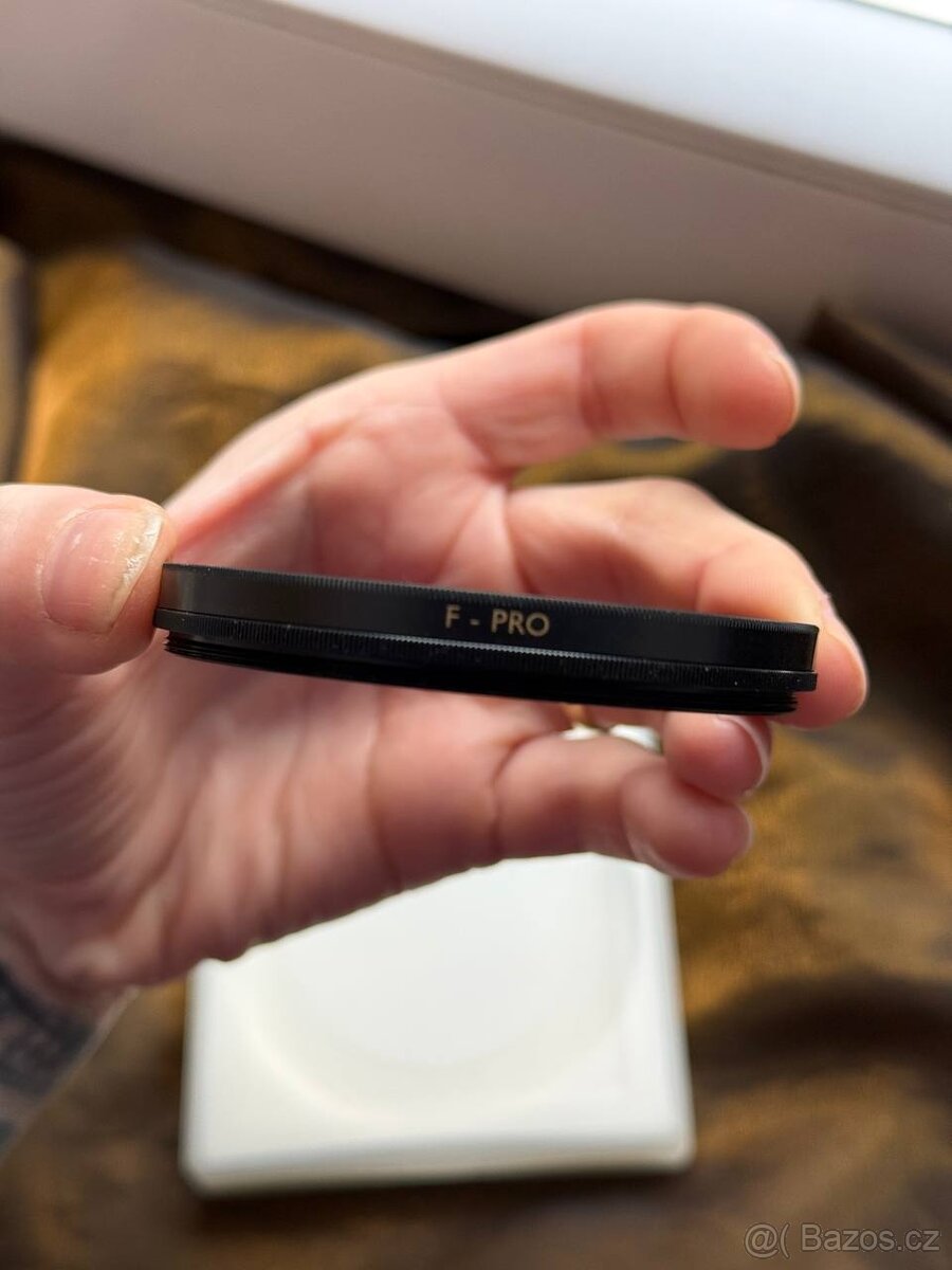 B+W přechodový filtr 702 šedý 25% MRC 67 mm - 2