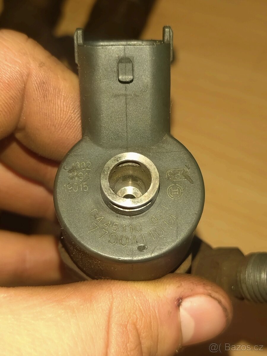 Prodám 4ks vstřikovačů - 2