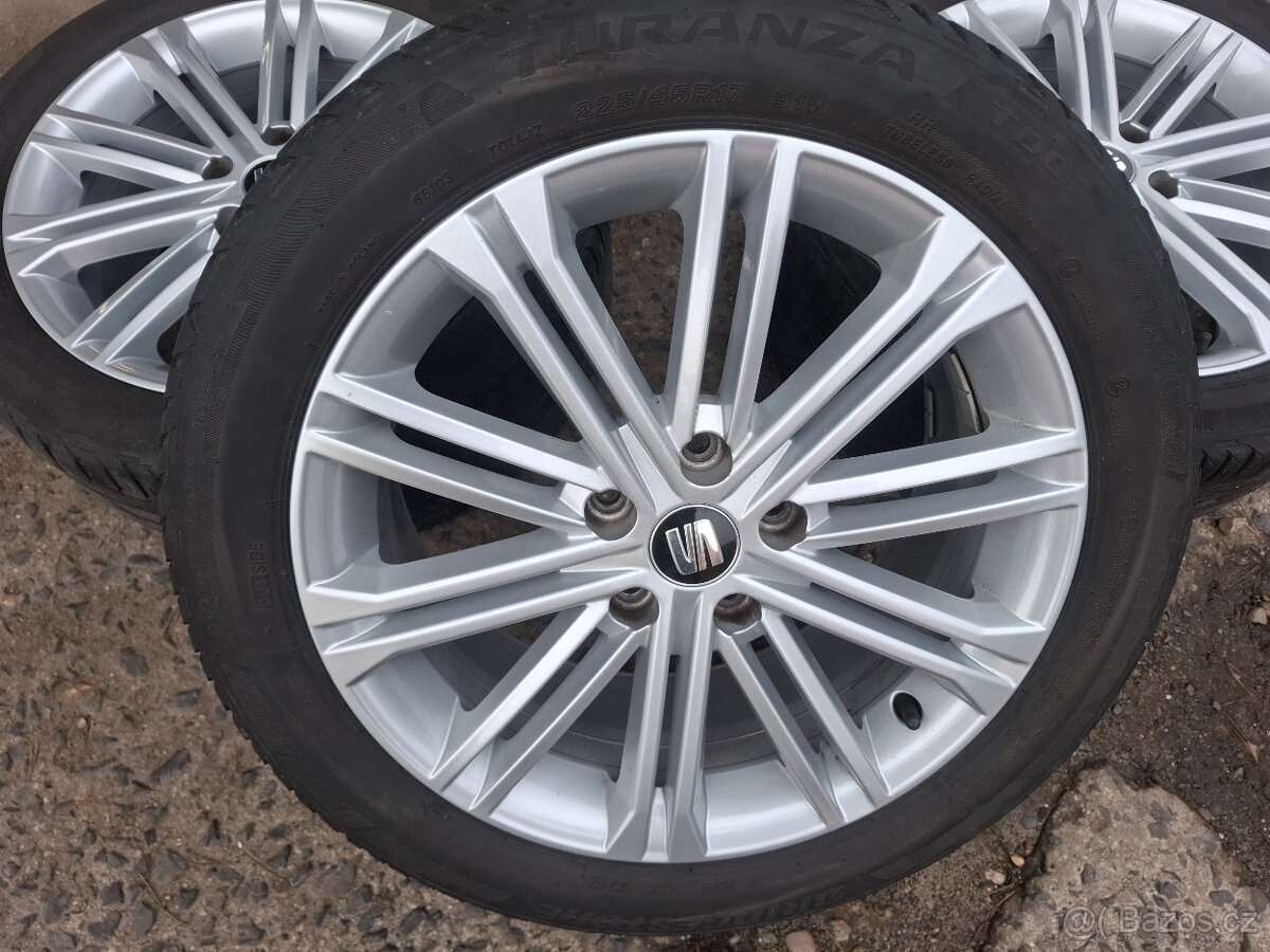 Alu kola 17" Seat Leon rozteč 5x112 s pneu 225/45R17 - 2