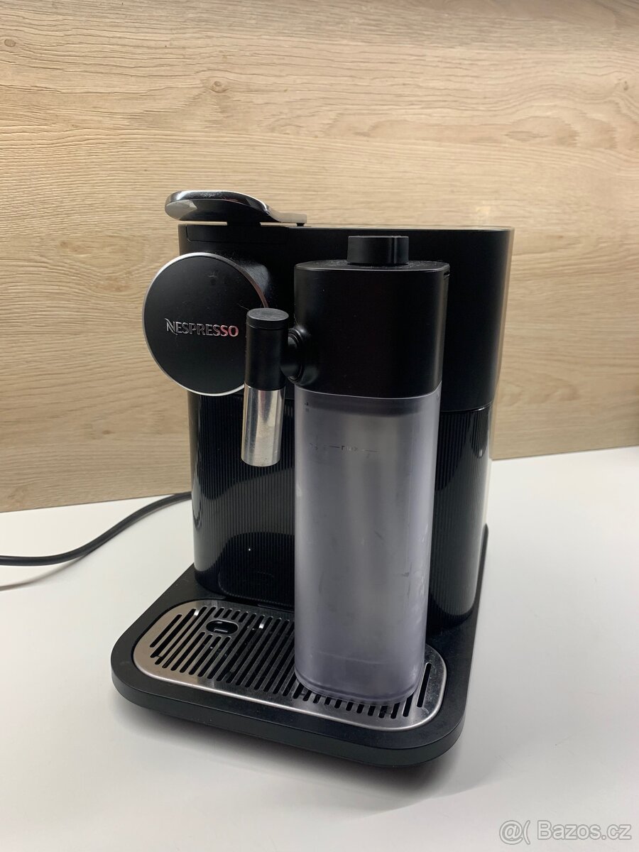 Kávovar De’Longhi Nespresso Gran Lattissima EN640 - 2
