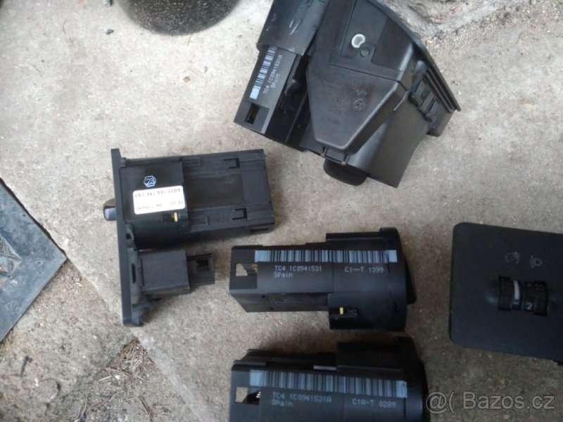 Vypínač světel škoda Octavia 1 - 2