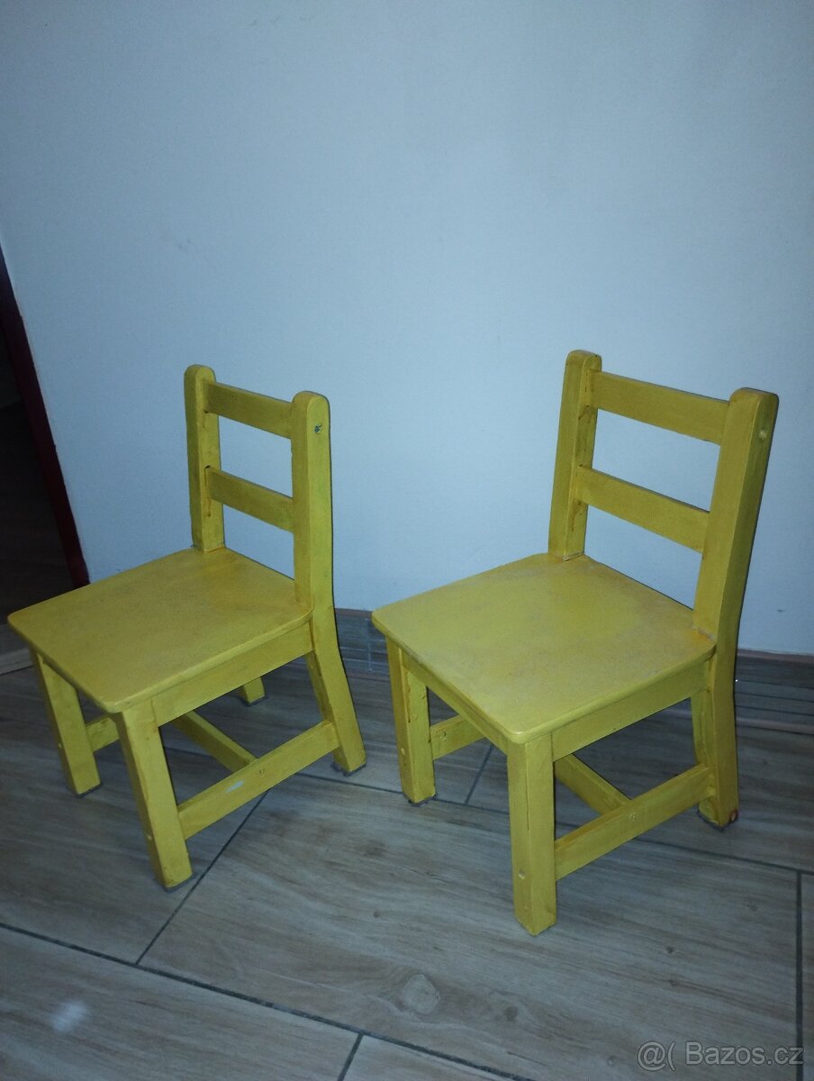 Dětský stolek a židličky - 2