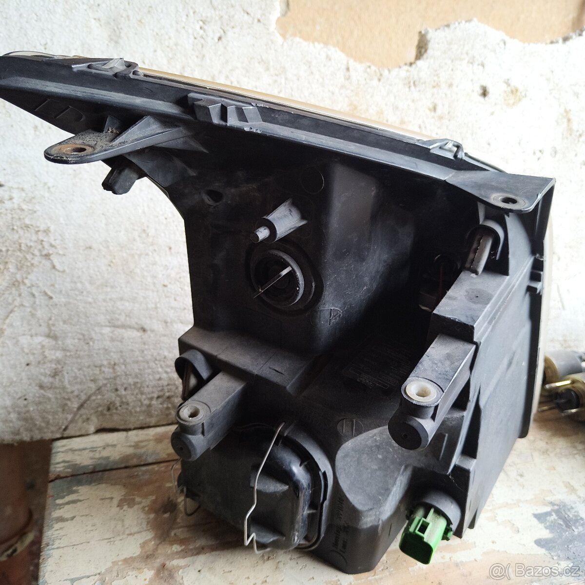 Predni leve svetlo Ford tranzit - 2