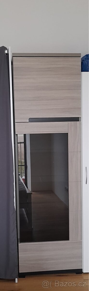 Nábytek - málo používaný - 2