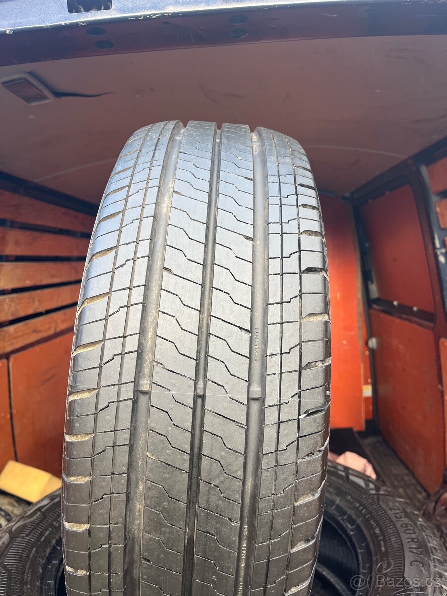 215/60r17C Letni Continental nove - 2