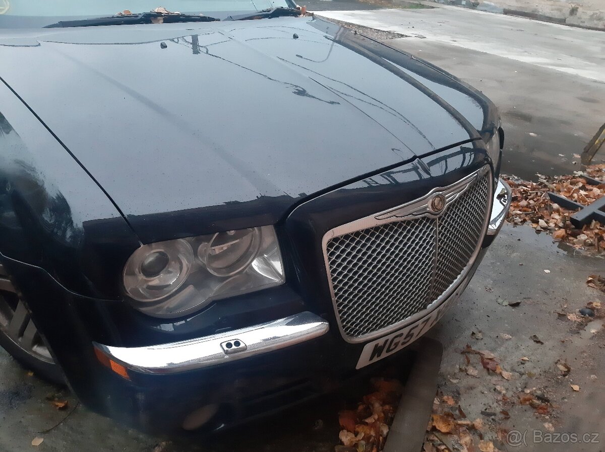 Chrysler 300c sedan - 2