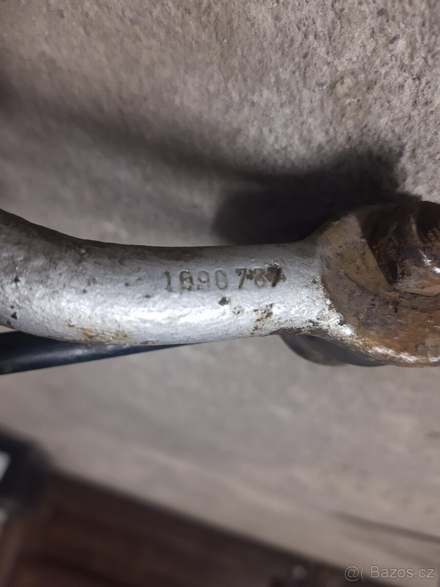 BMW E34 540i 535i stabilizátor - 2