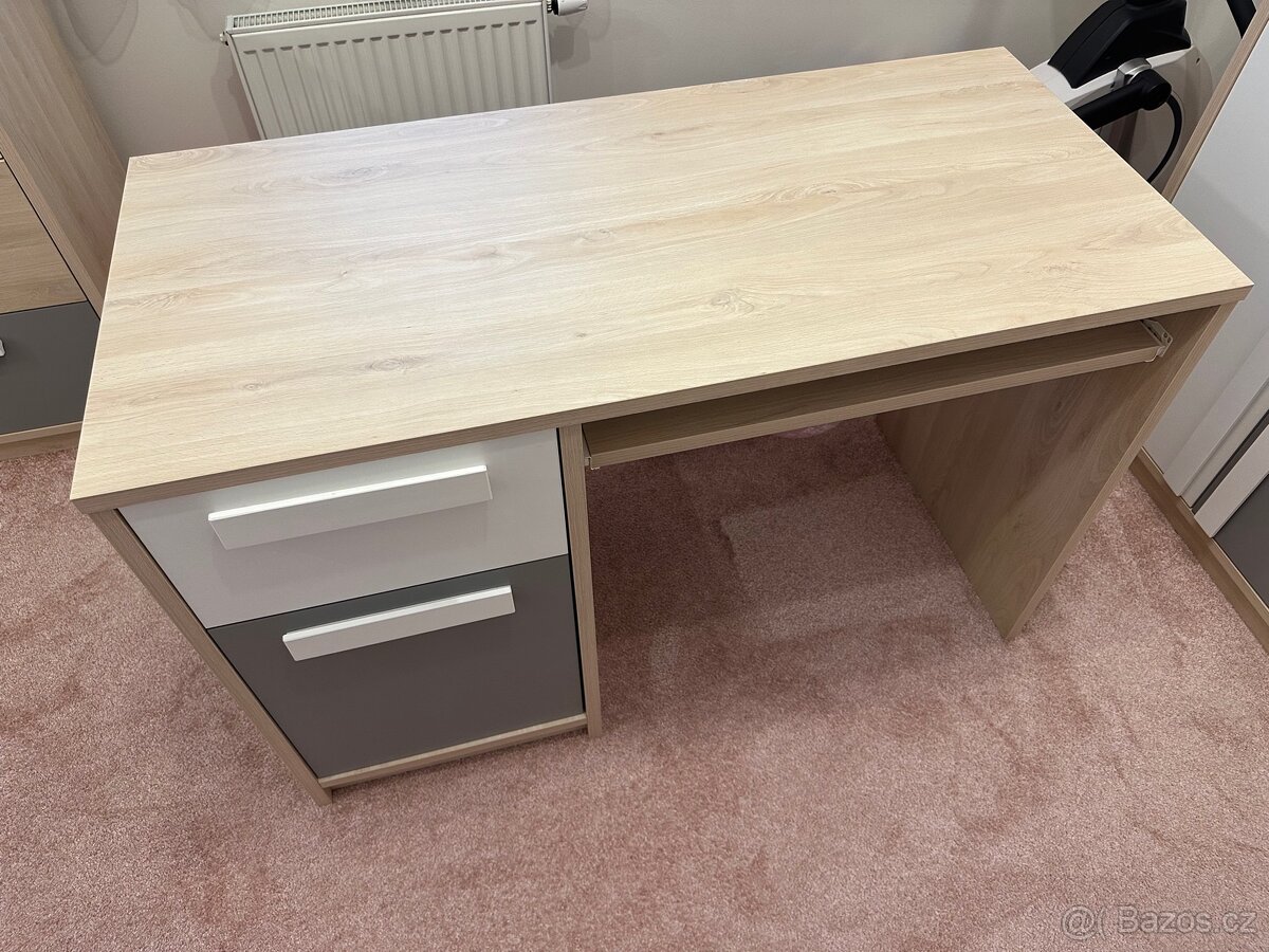 Počítačový stůl - 2