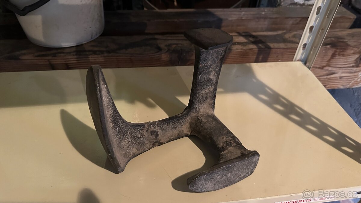 žehlička a kopyto - 2