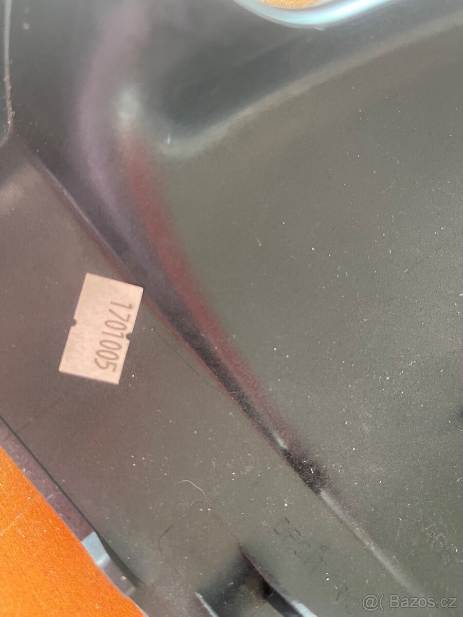 Plastové zrcátko k Renaultu - 2