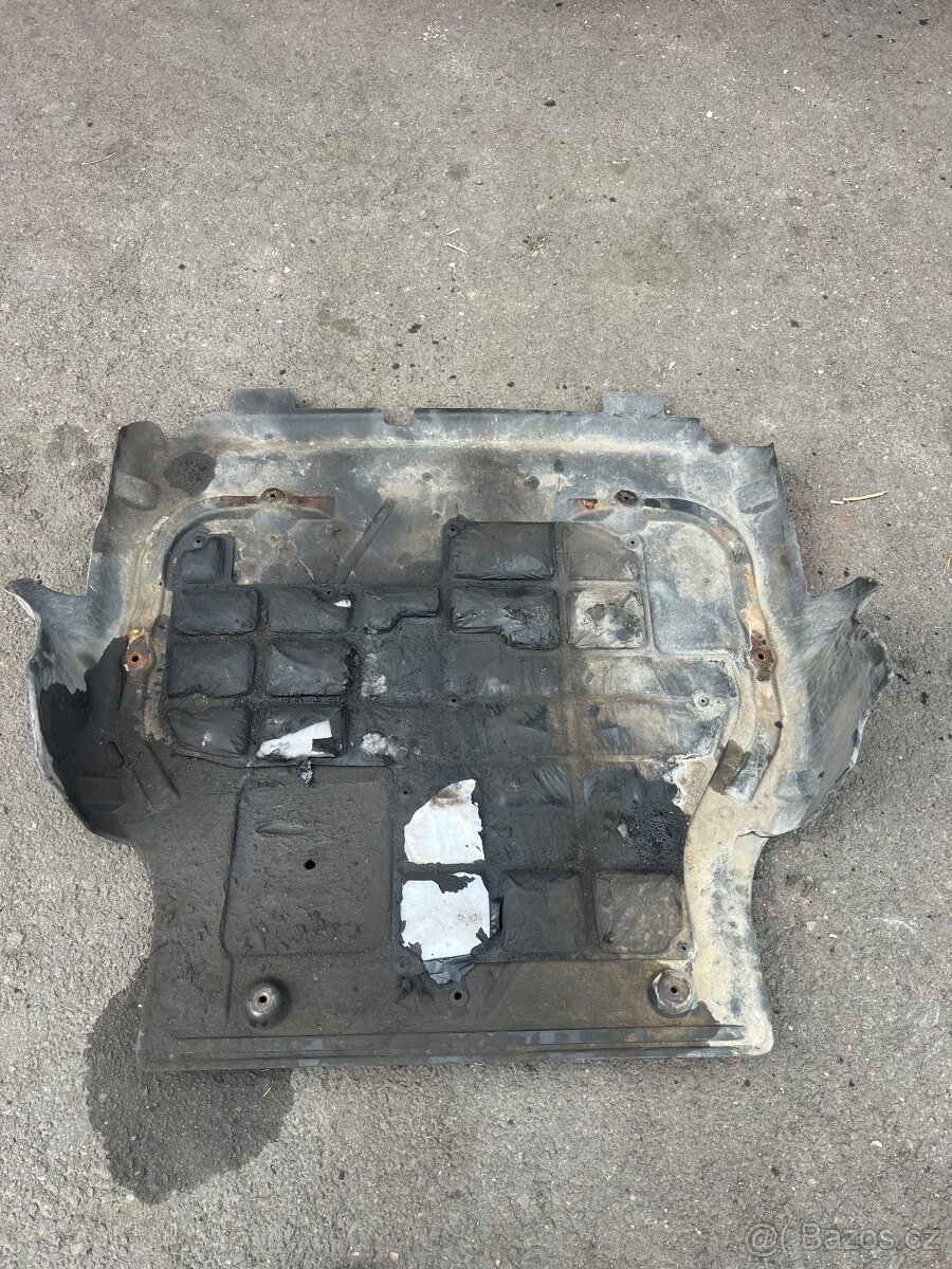 Kryt motoru vw t5 - 2