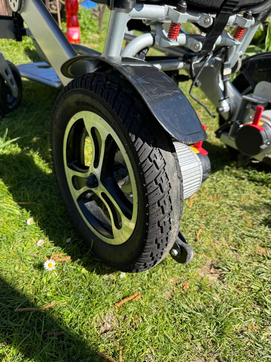Elektrický invalidní vozík BC-EA8000 - 2