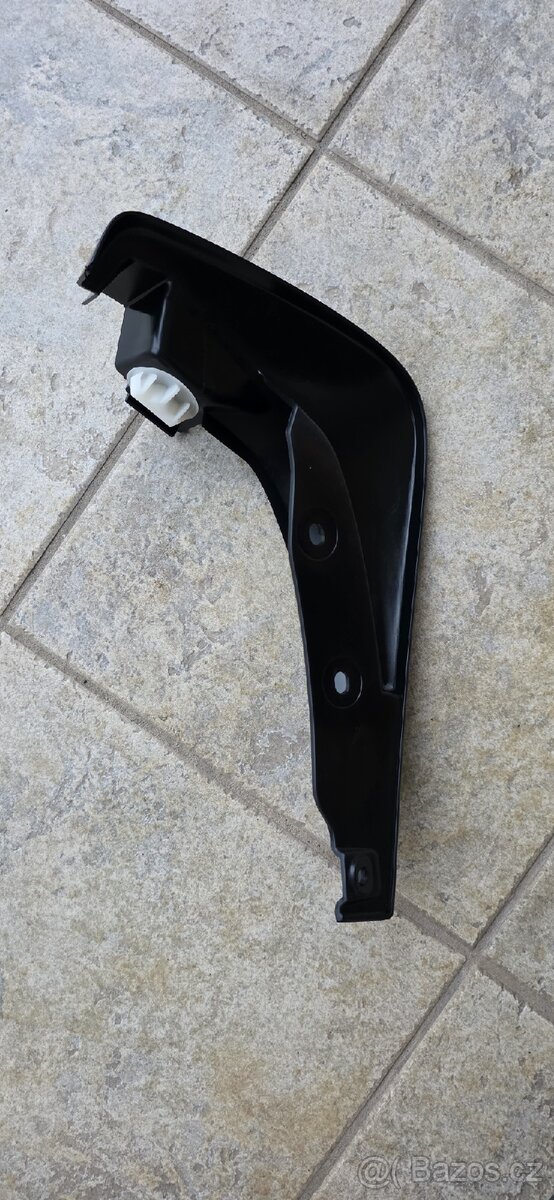Přední pravá zástěrka Mazda 3 2004-2009 originál - 2