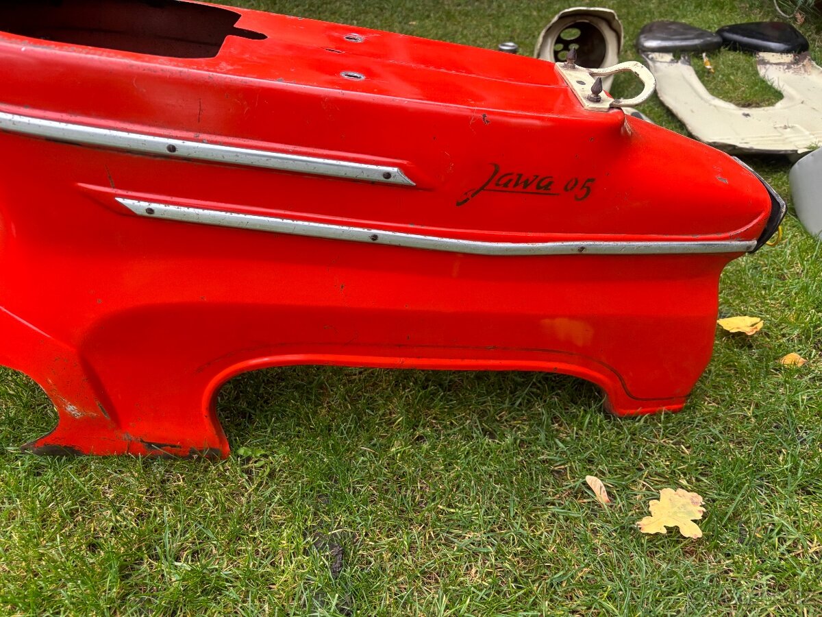 Plecharina Jawa Pionyr 05 rumělková - 2