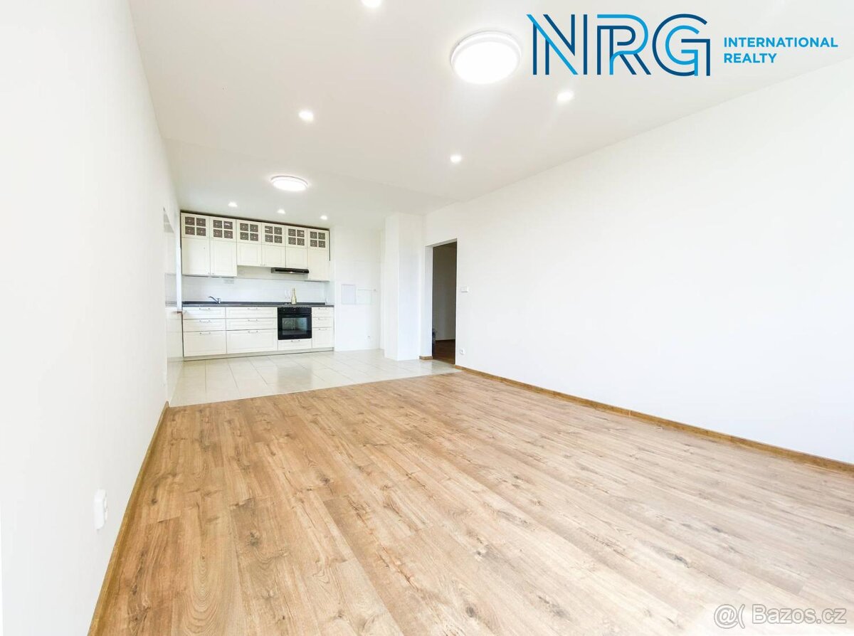 Prodej bytu po rekonstrukci, 3 + kk, 67 m², Praha 8 - Troja - 2