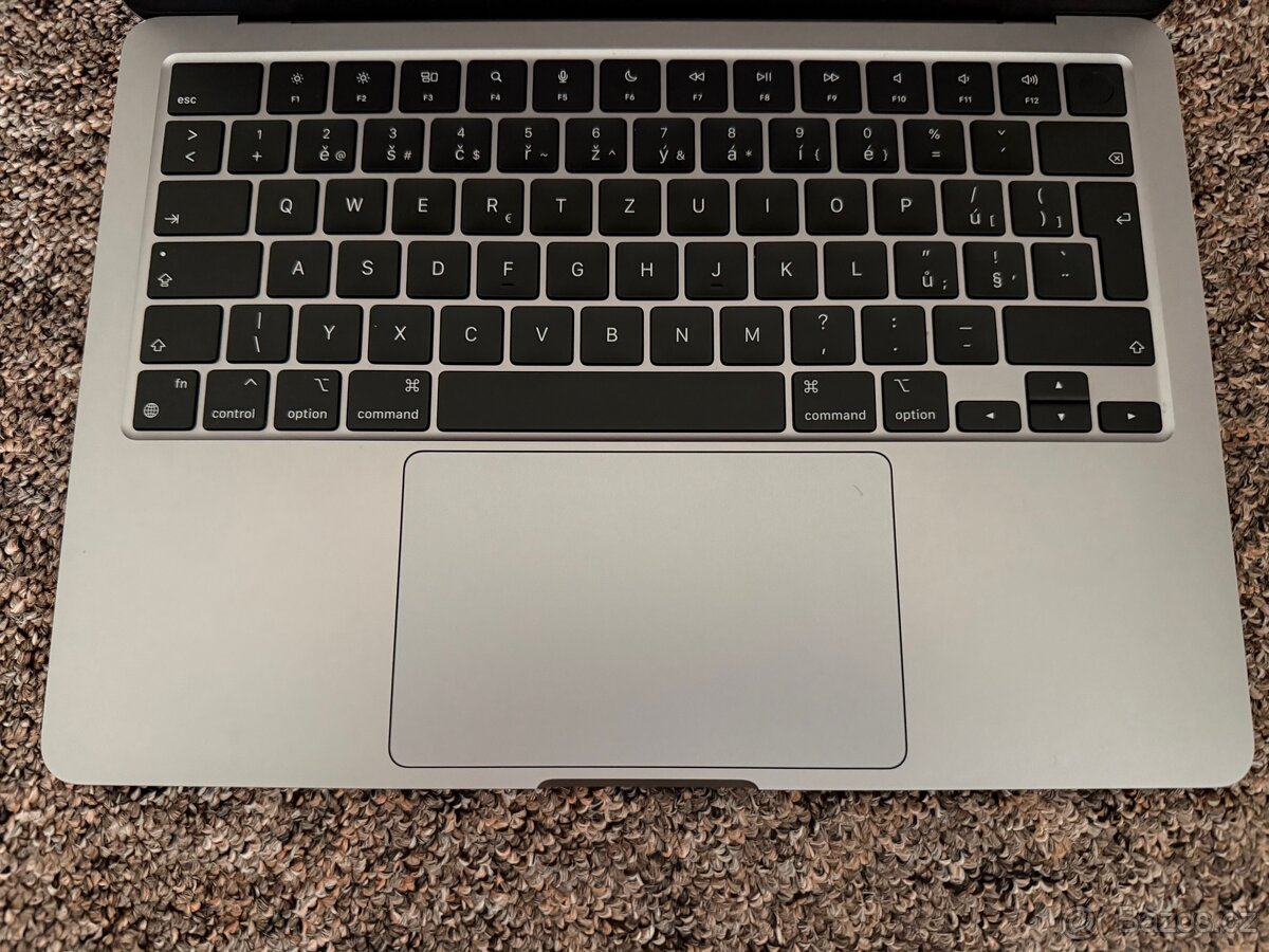 Apple Macbook Air M3 8/256gb TOP stav, rok zaruka iStores. - 2