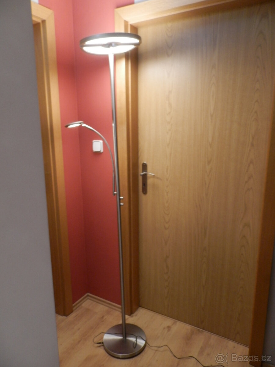 ledková stojací lampa - 2