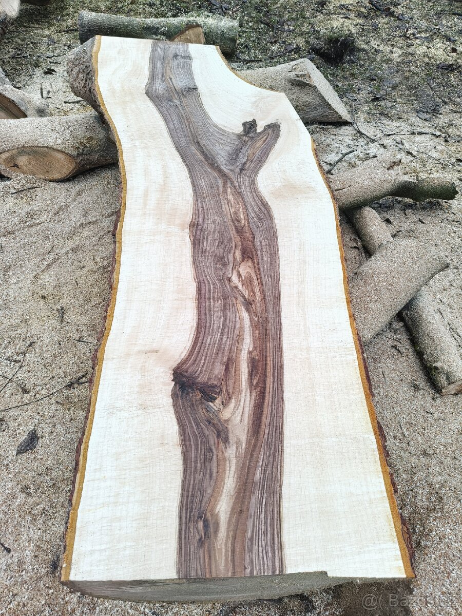 Ořechové fošny - REZERVACE DO 10.1.2026 - 2