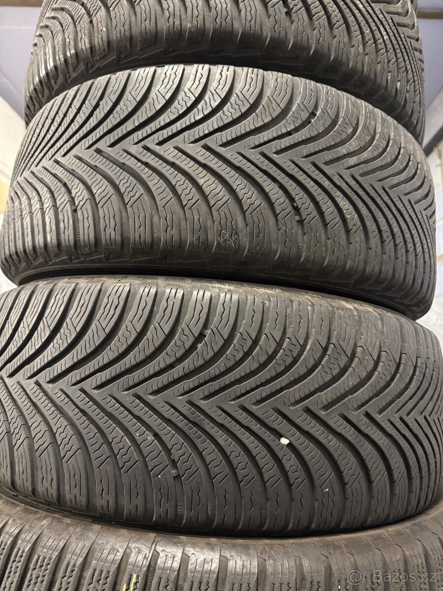 prodám zimní 205/55/16 Michelin - 2