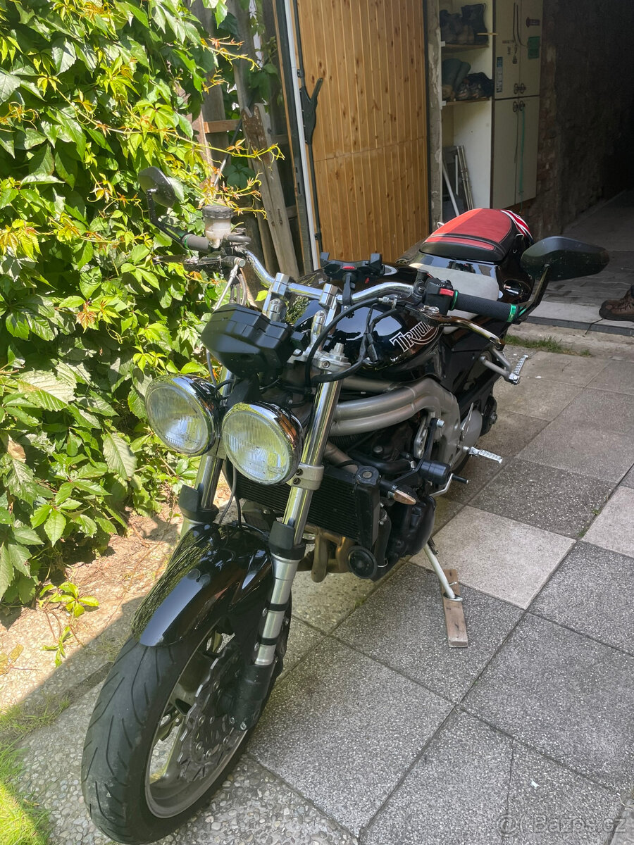 Prodám Triumph Speed triple 955i - 2