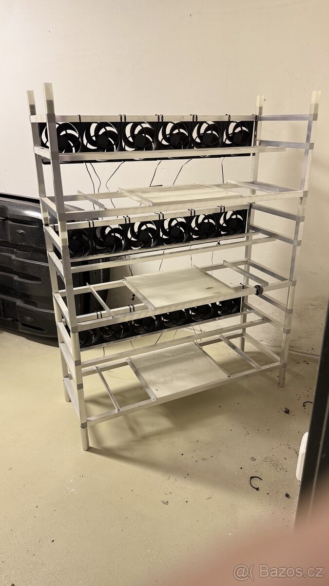 Konstrukce mining rig - 2