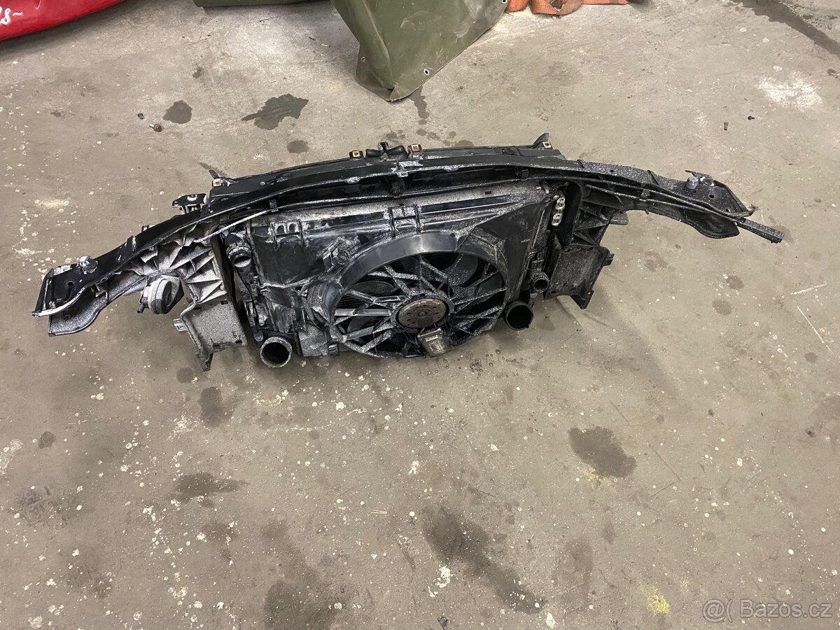 Chladičová stěna e90/e91 - 2