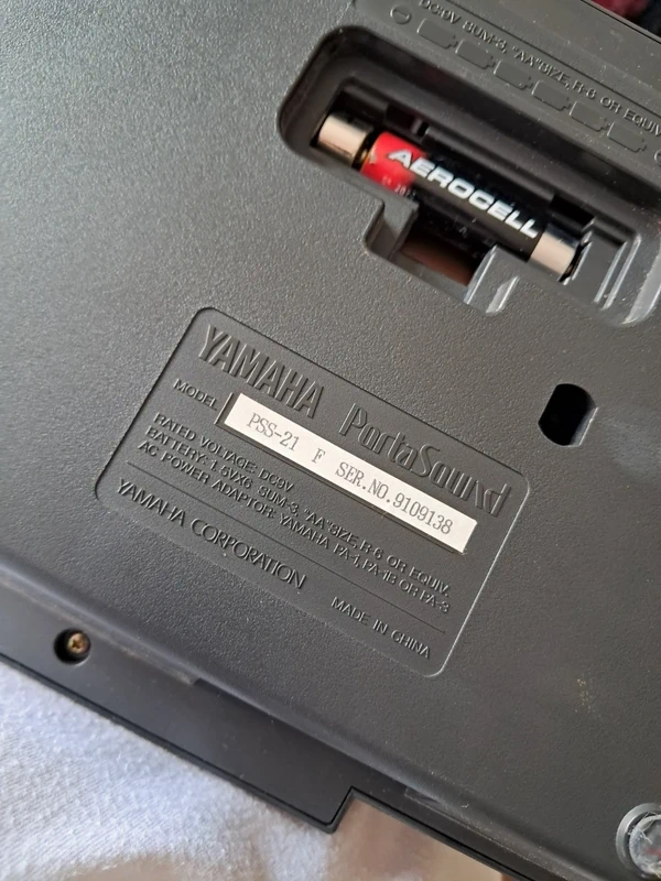 Klavesy Yamaha - 2