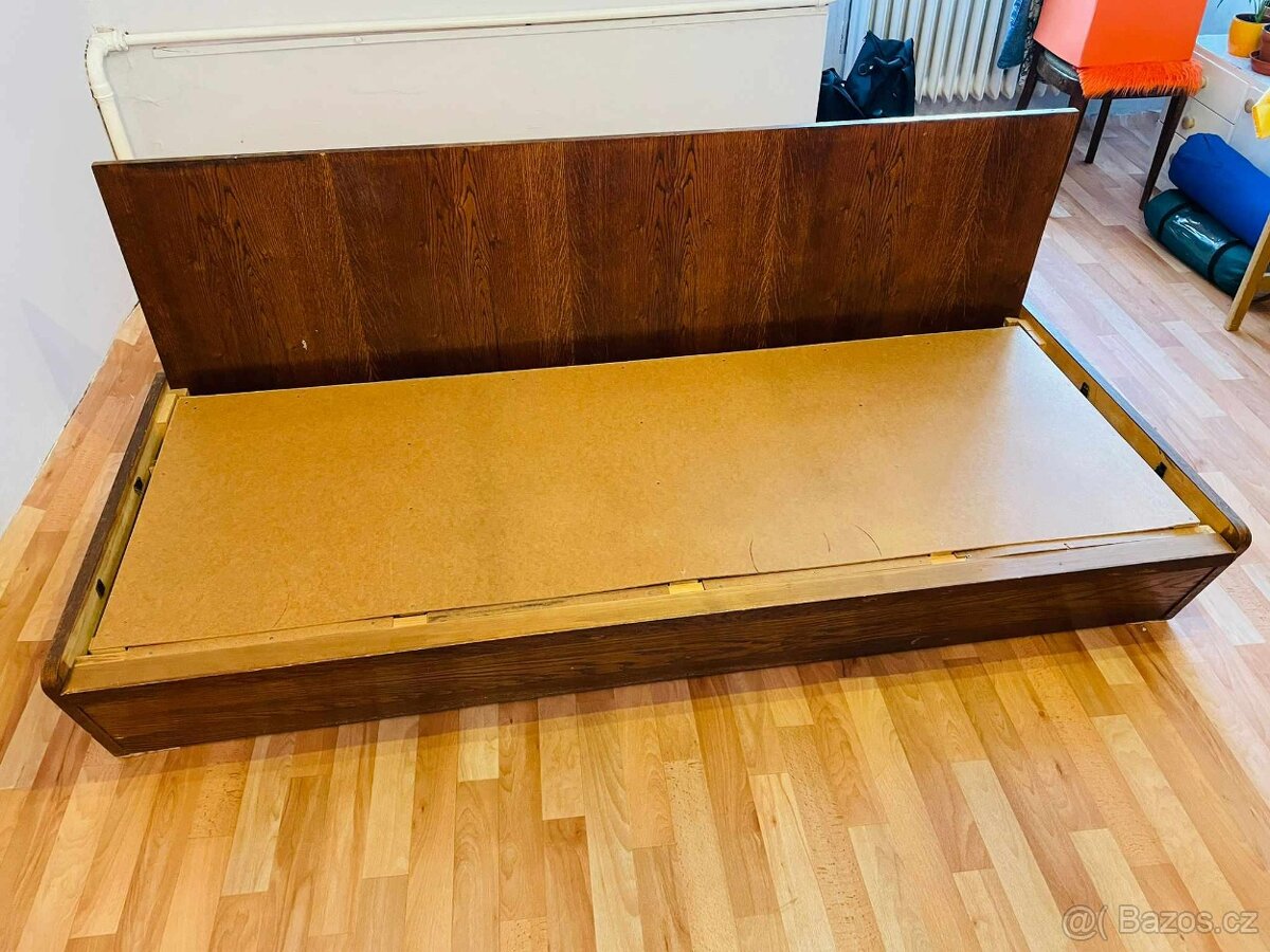 Rozkládací gauč - 2