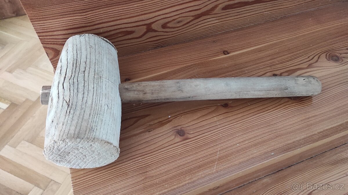 Stará dřevěná palice - 2