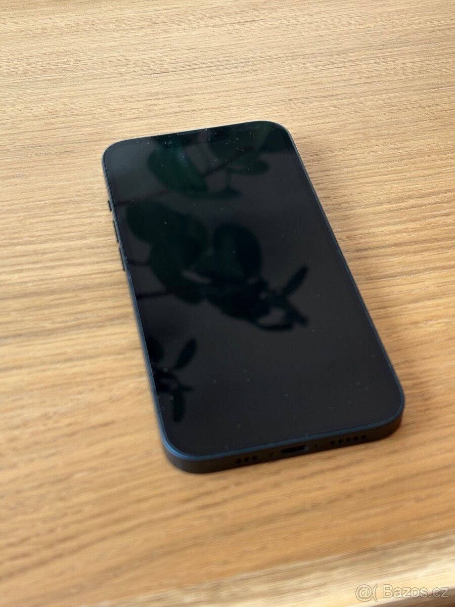 iPhone 13, jako nový - 2
