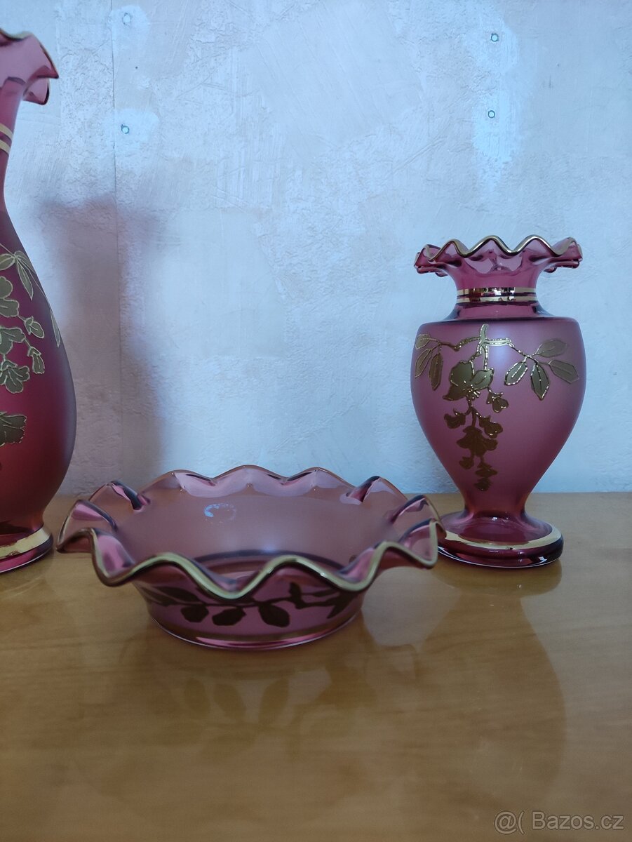 SET zdobeného růžového skla - 2