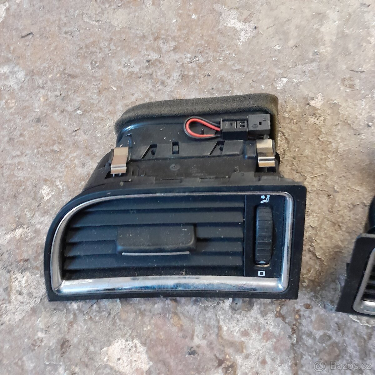 Škoda Superb II, Výdechy ventilace 3T0 820 951 A - 2