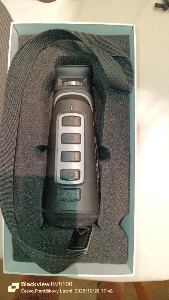 lovecké potřeby . termovize - 2