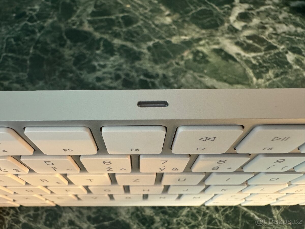 Apple Magic Keyboard - 2