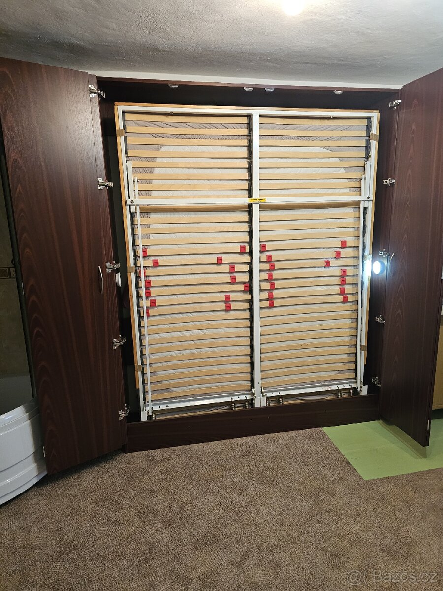 Skříňová skládací postel - 2