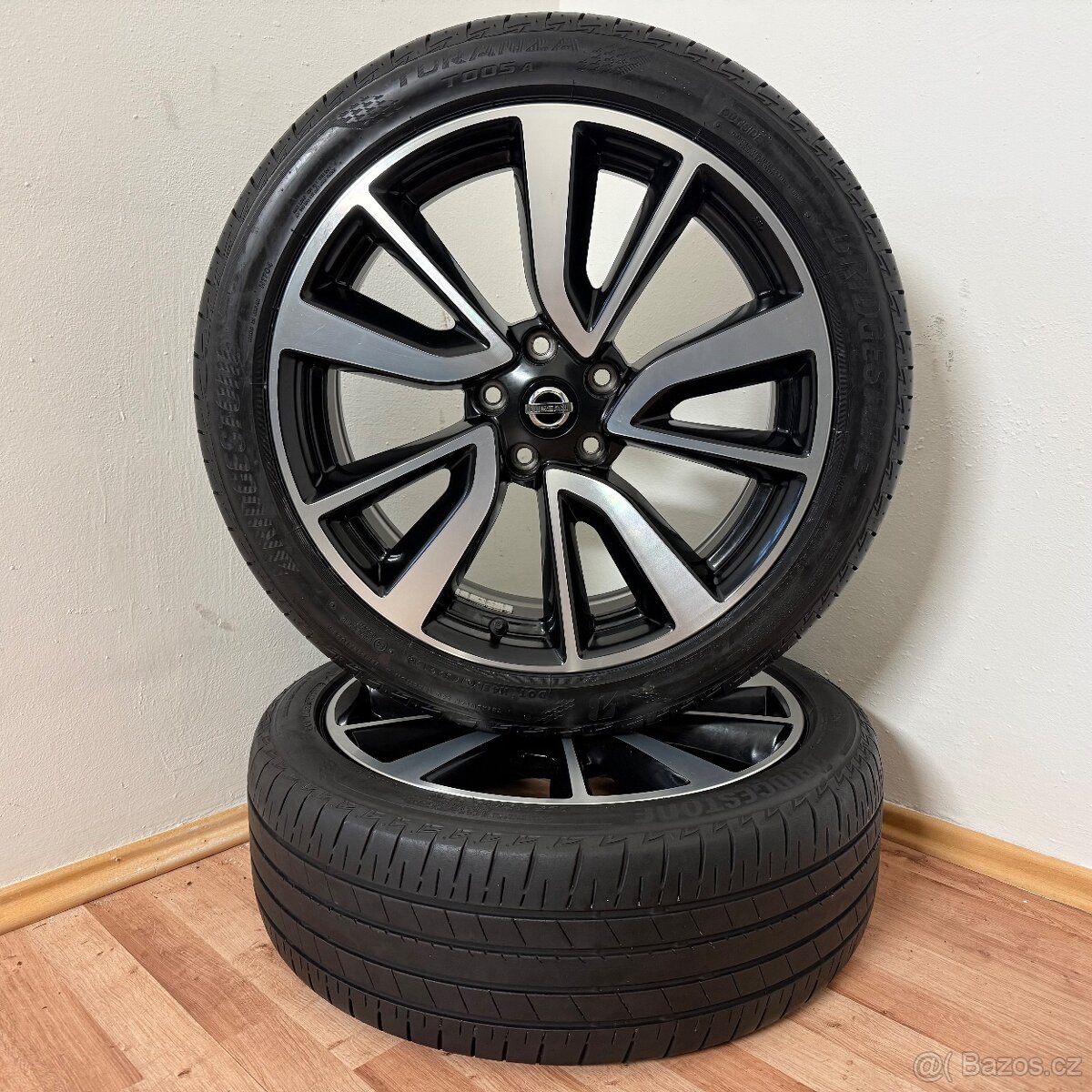 NISSAN QASHQAI 5x114,3 R19 ET40+LETNÍ 225/45R19 7m - 2