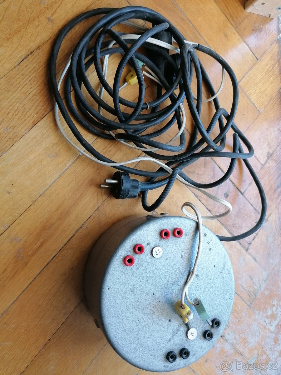 Staré trafo vhodné na vláčky TT nebo jiné - 2